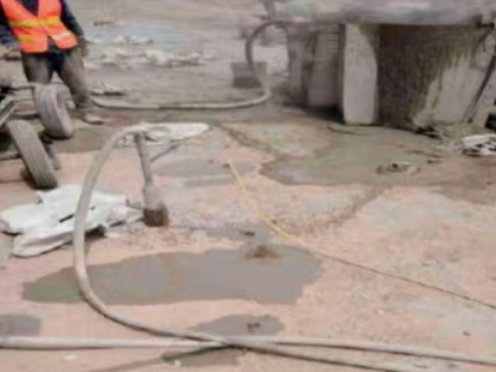 丰泽水泥混凝土路面板底注浆技术 路面脱空注浆整治方案