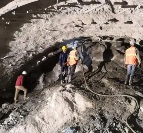 丰泽拱顶带模注浆料的施工流程及注意事项